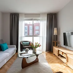 Vivienda Con Zona De Trabajo, Piscina Y Parking Appartement Madrid